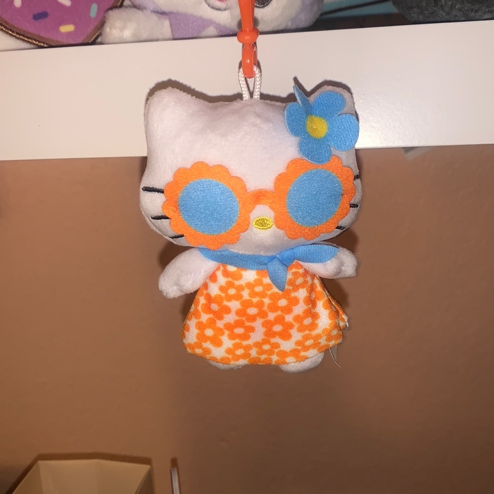 Hello Kitty Plush Keychain Dangler 🌼